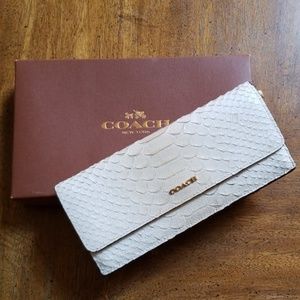 MADISON PINNACLE PYTHON-EMBOSSED SOFT WALLET